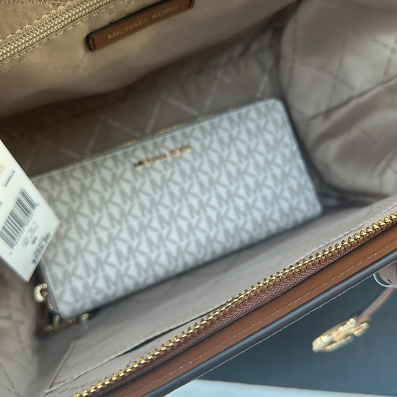 New MICHAEL KORS Bag and Wallet - Picture 7 of 13